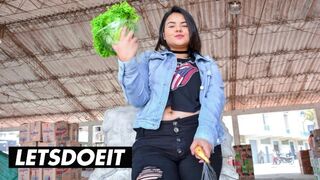 Xiomara Soto latin milf olajos punci útközben