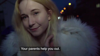 Cuki szőke utcán felkapva kemény dugás