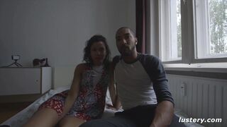 Miriam Prado őrülten élvezi utcai vad dugást