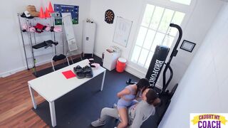 Kylie Rocket óriás fasszal turbózza önbizalmát