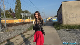 Vasútállomási csaj spontán street szex idegen fallosszal