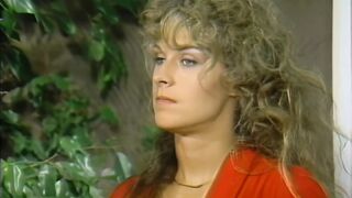 Sheri St. Clair és Kimberly Carson perverz MILF modellek orgazmusra éhező retro cumizás jelenete világos szőke és csoki hajjal